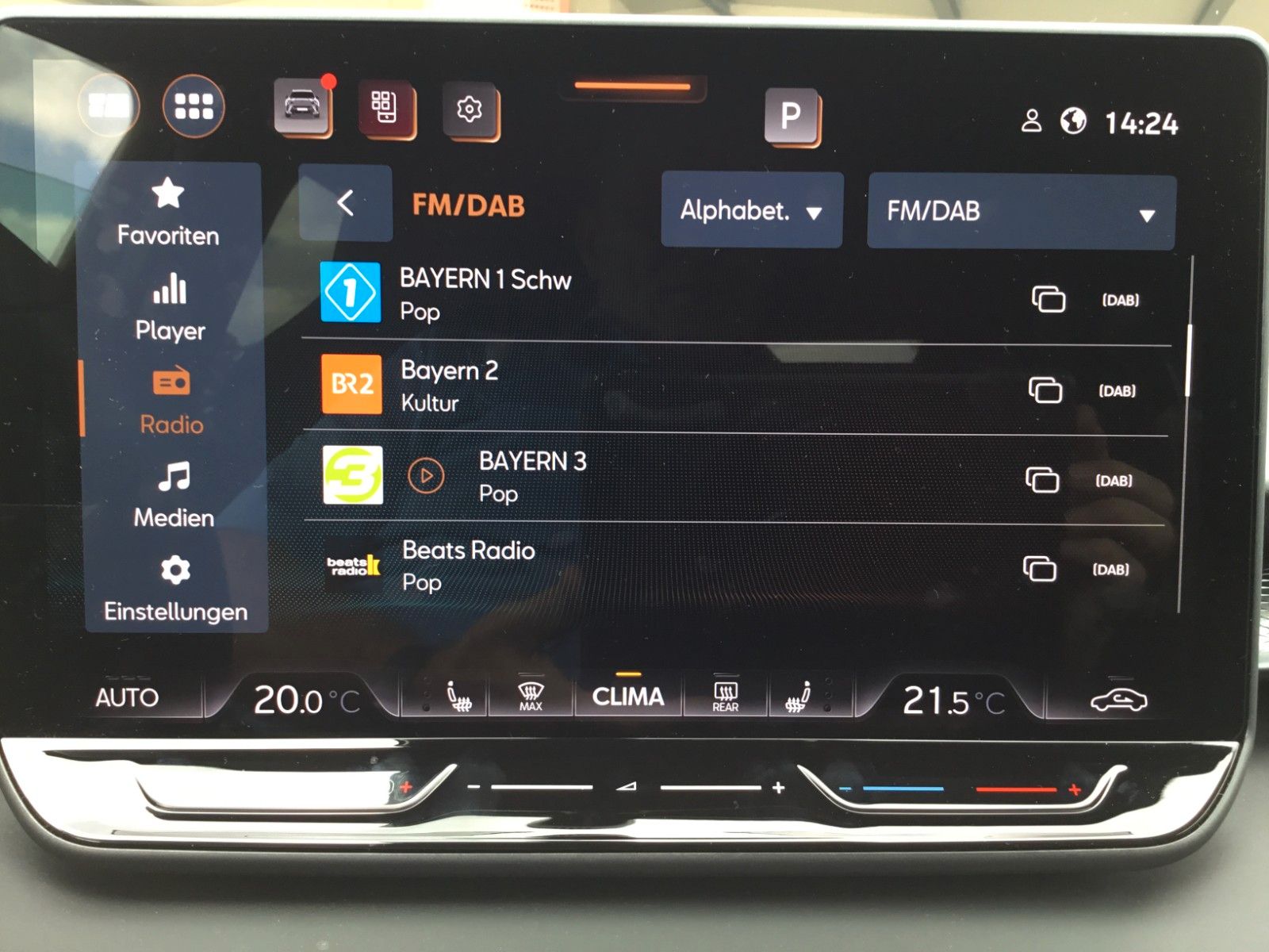 Fahrzeugabbildung CUPRA Terramar 1.5 eTSI DSG+AHK+Pano+360°+Headup+ACC