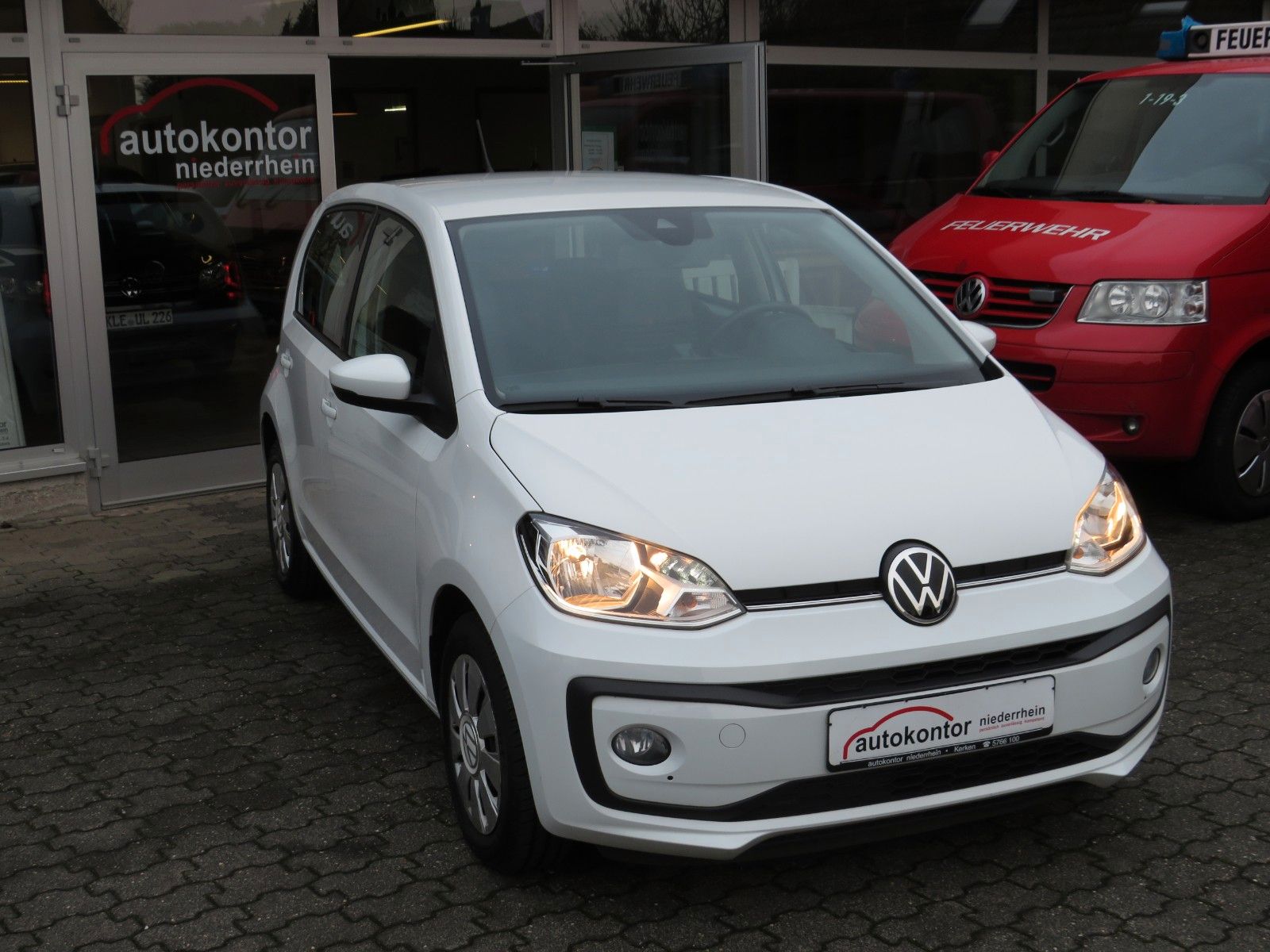 Fahrzeugabbildung Volkswagen up! 4T  SITZHEIZUNG NEBEL MAPS&MORE SPURASS. 1.H