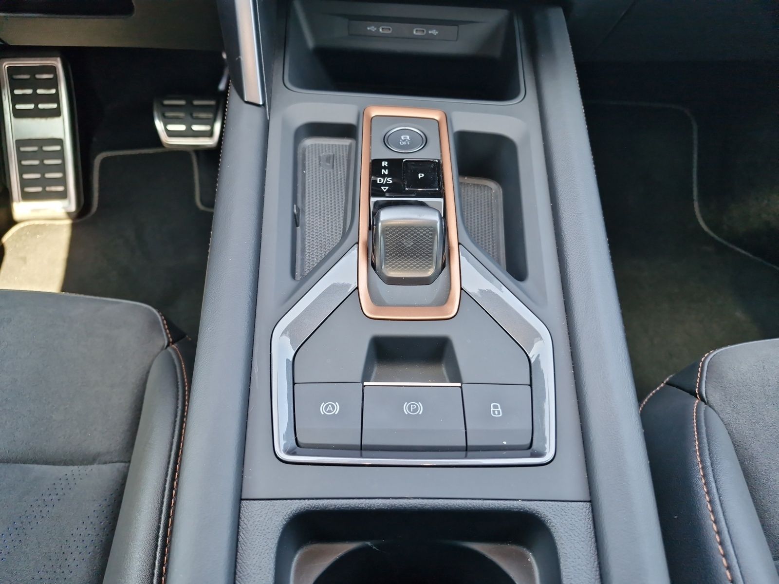 Fahrzeugabbildung CUPRA Leon Sportstourer 1.5 eTSI DSG ACC LED KAMERA