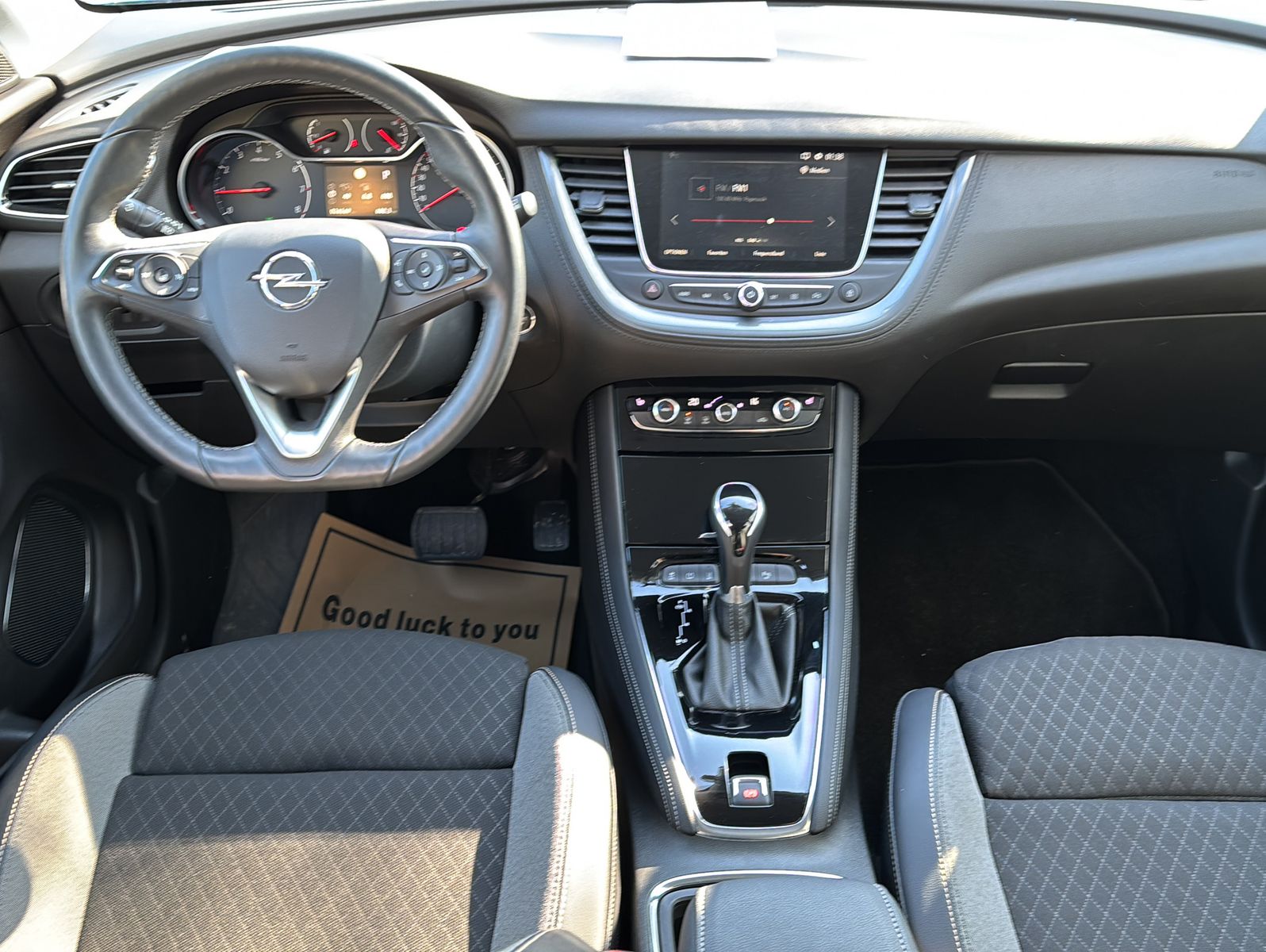 Fahrzeugabbildung Opel Grandland Elegance