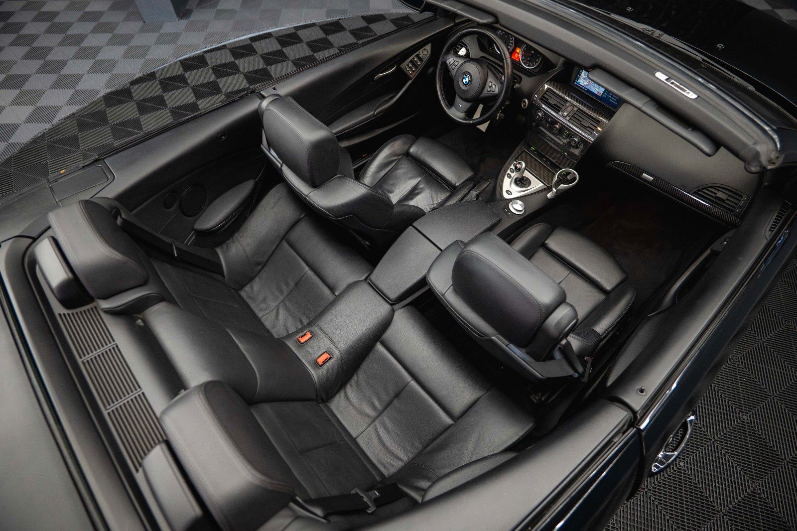 Fahrzeugabbildung BMW M6 Cabrio 5.0 V10 SMG Carbon *Head Up*Bi-Xenon*