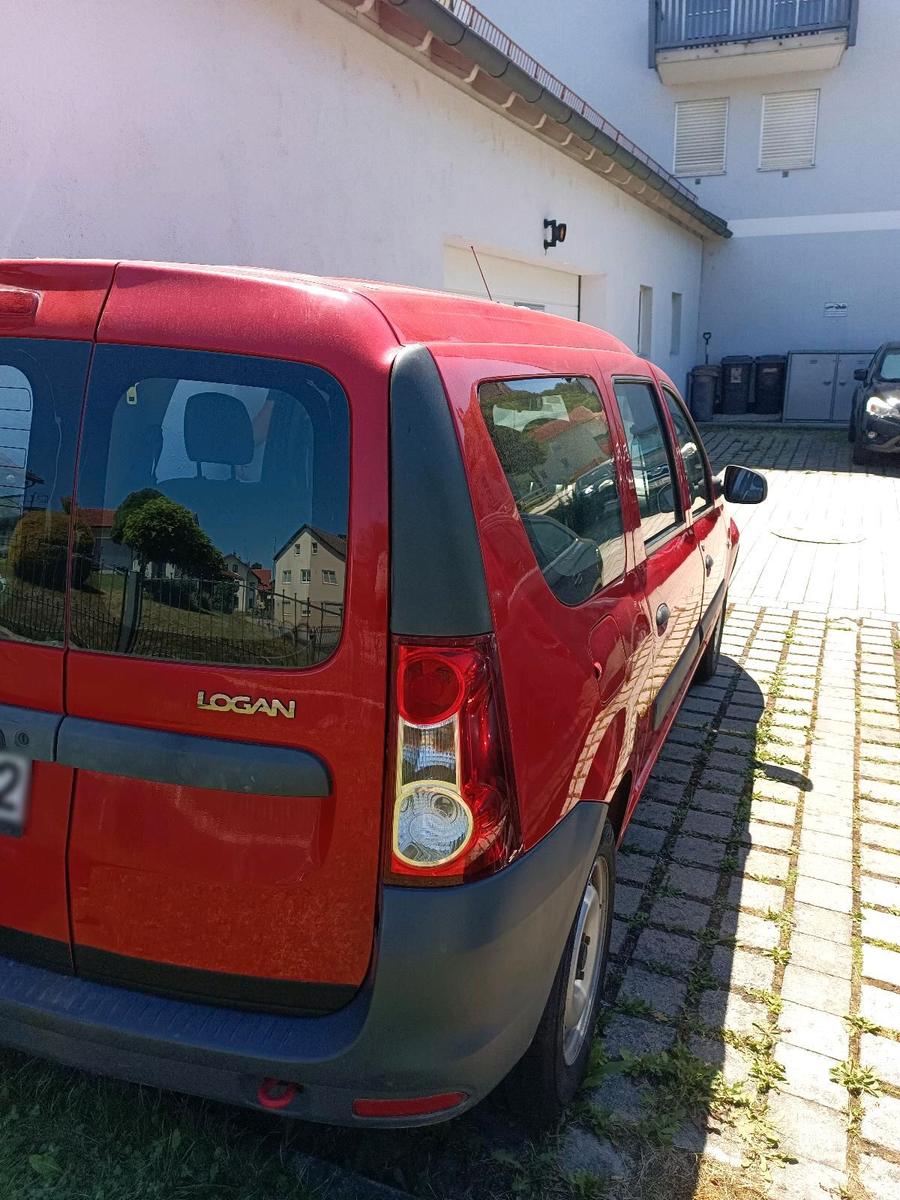 Dacia Logan 2012 — rear view