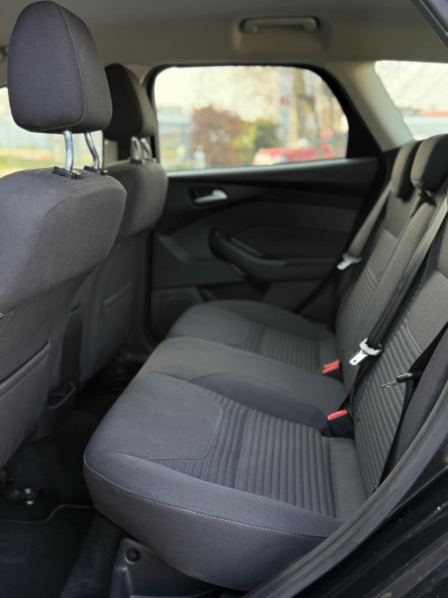 Ford Focus 2015 — photo 18