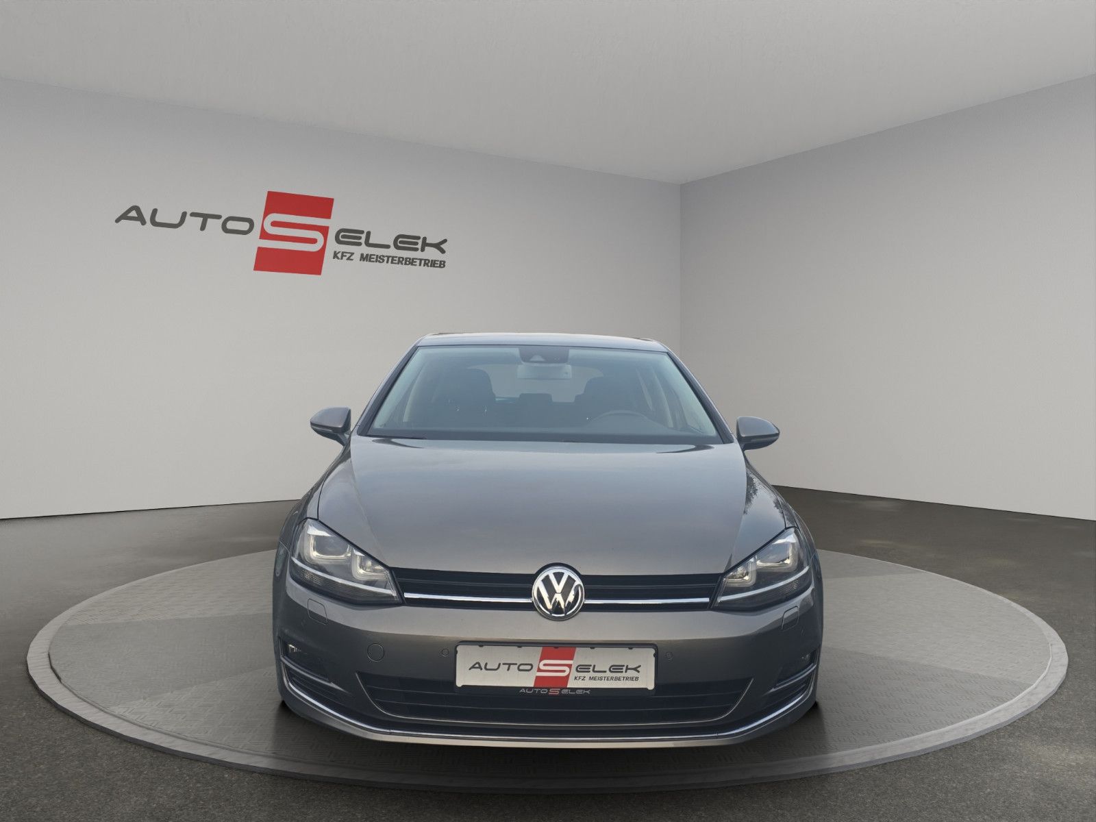 Fahrzeugabbildung Volkswagen Golf VII  Highline BMT/NAVi/PDC/XENON