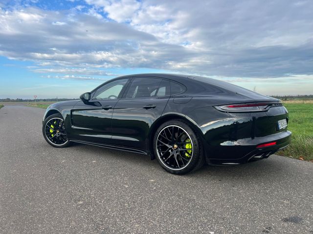 Porsche Panamera 4 E-Hybrid -