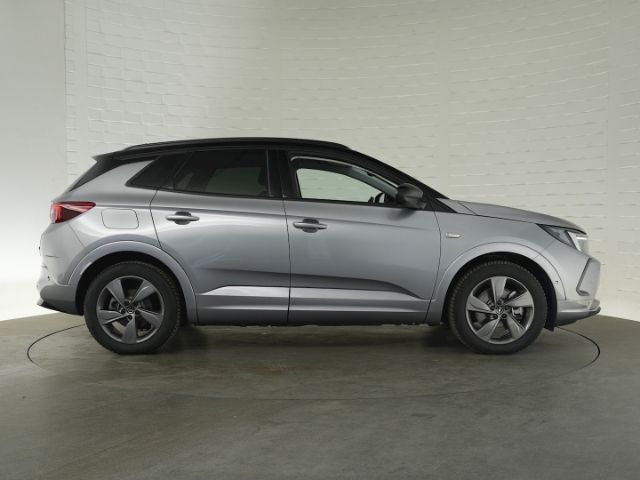 Grandland GSe PHEV 4X4 AT+NAVI+RÜCKFAHRKAMERA+SI