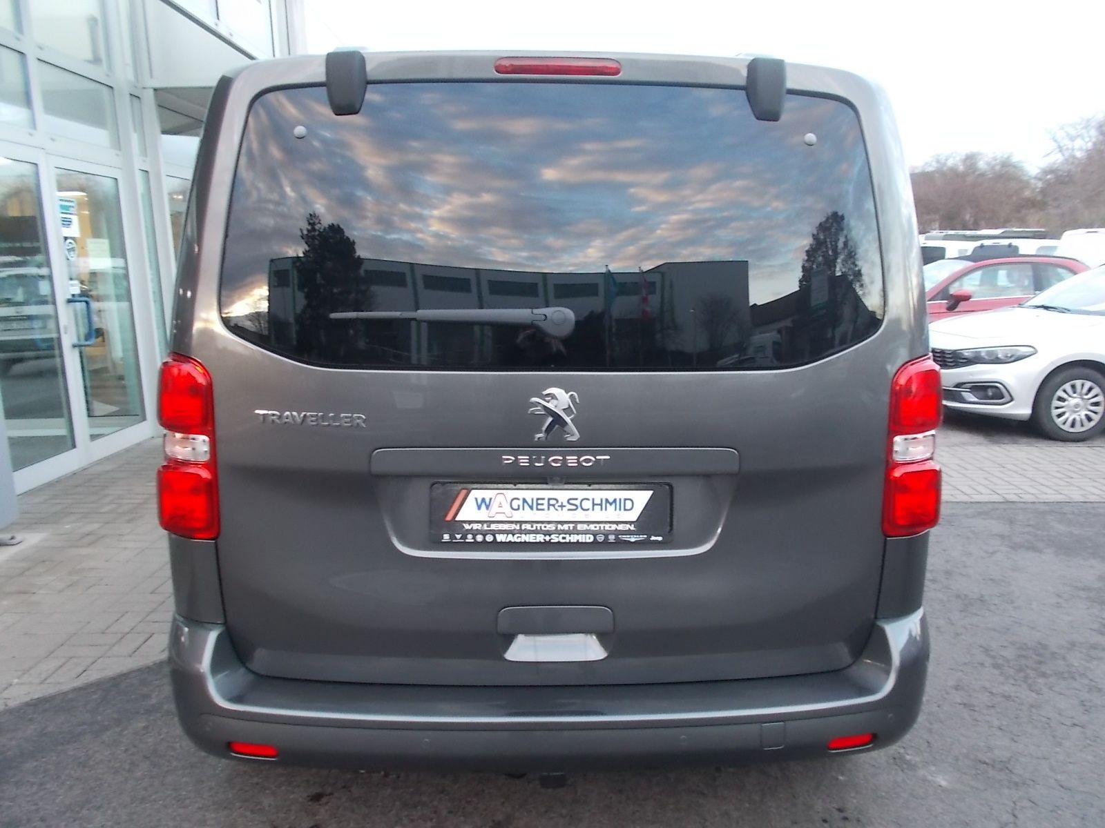 Fahrzeugabbildung Peugeot Traveller 2.0 BlueHDi 145 L2 Allure LEDER + PANO