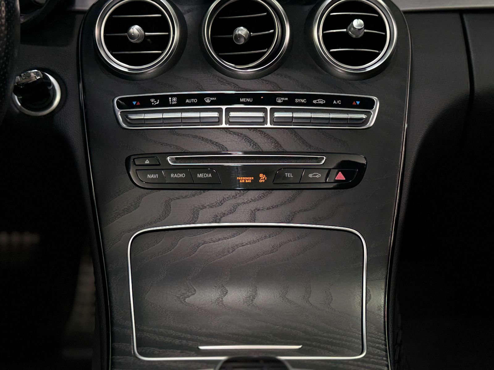 Fahrzeugabbildung Mercedes-Benz C 180 Cabrio |AMG-LINE|LED|RF-CAM|AUTOMATIK