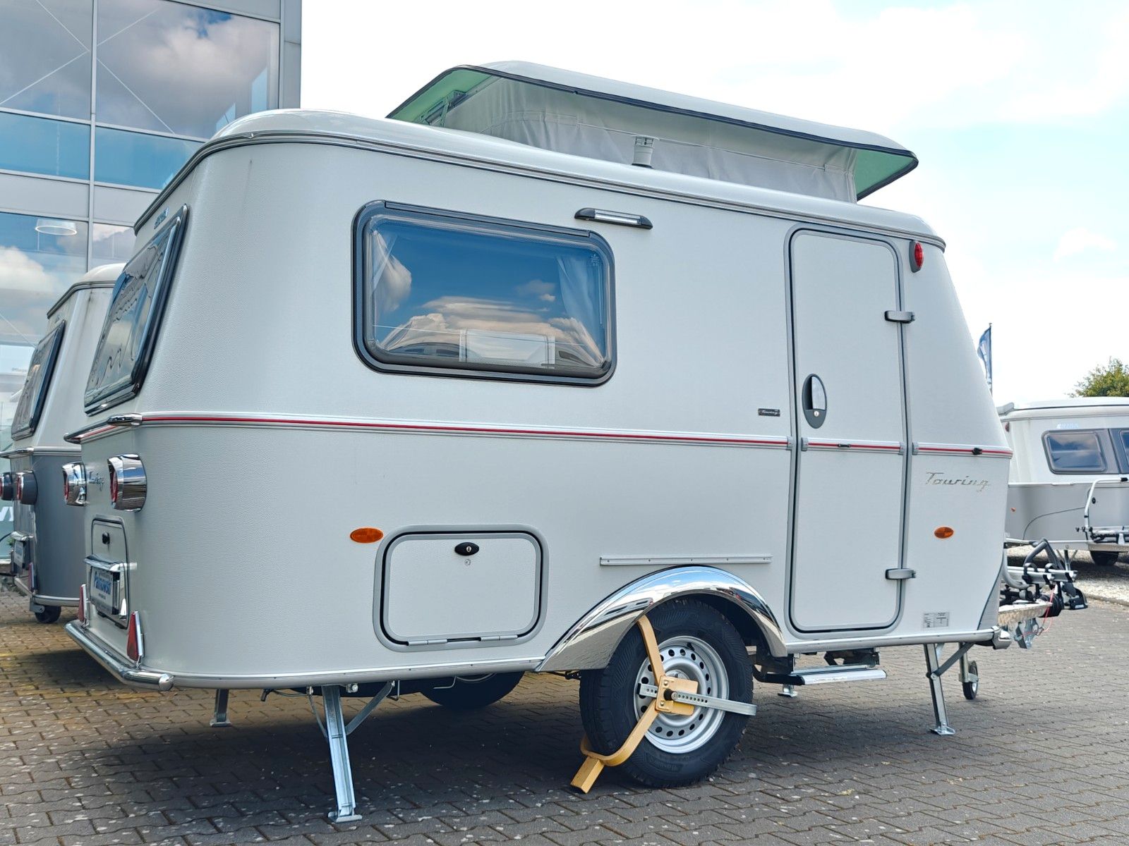 Fahrzeugabbildung HYMER / ERIBA / HYMERCAR Touring 310 Legend - Design, Heckklappe -