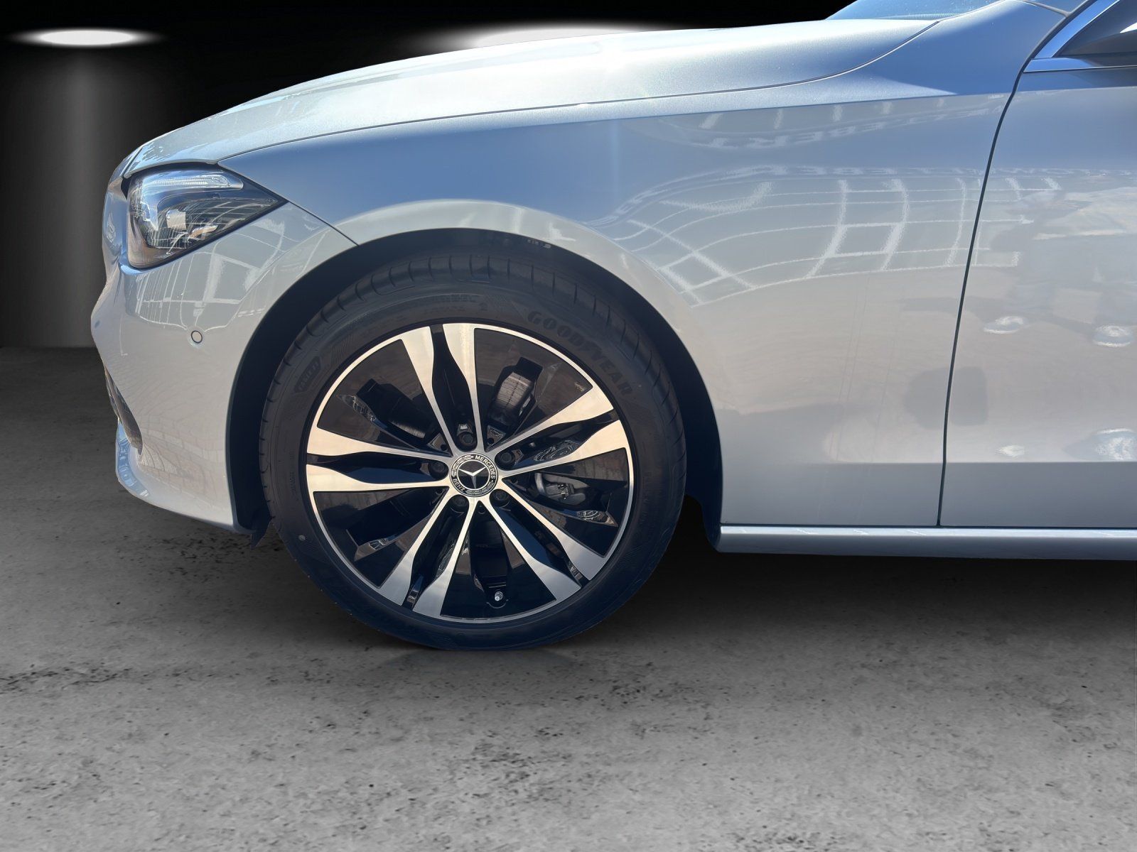 Fahrzeugabbildung Mercedes-Benz C 220 d 4M Avantg AHK Kamera ENERGIZING Display
