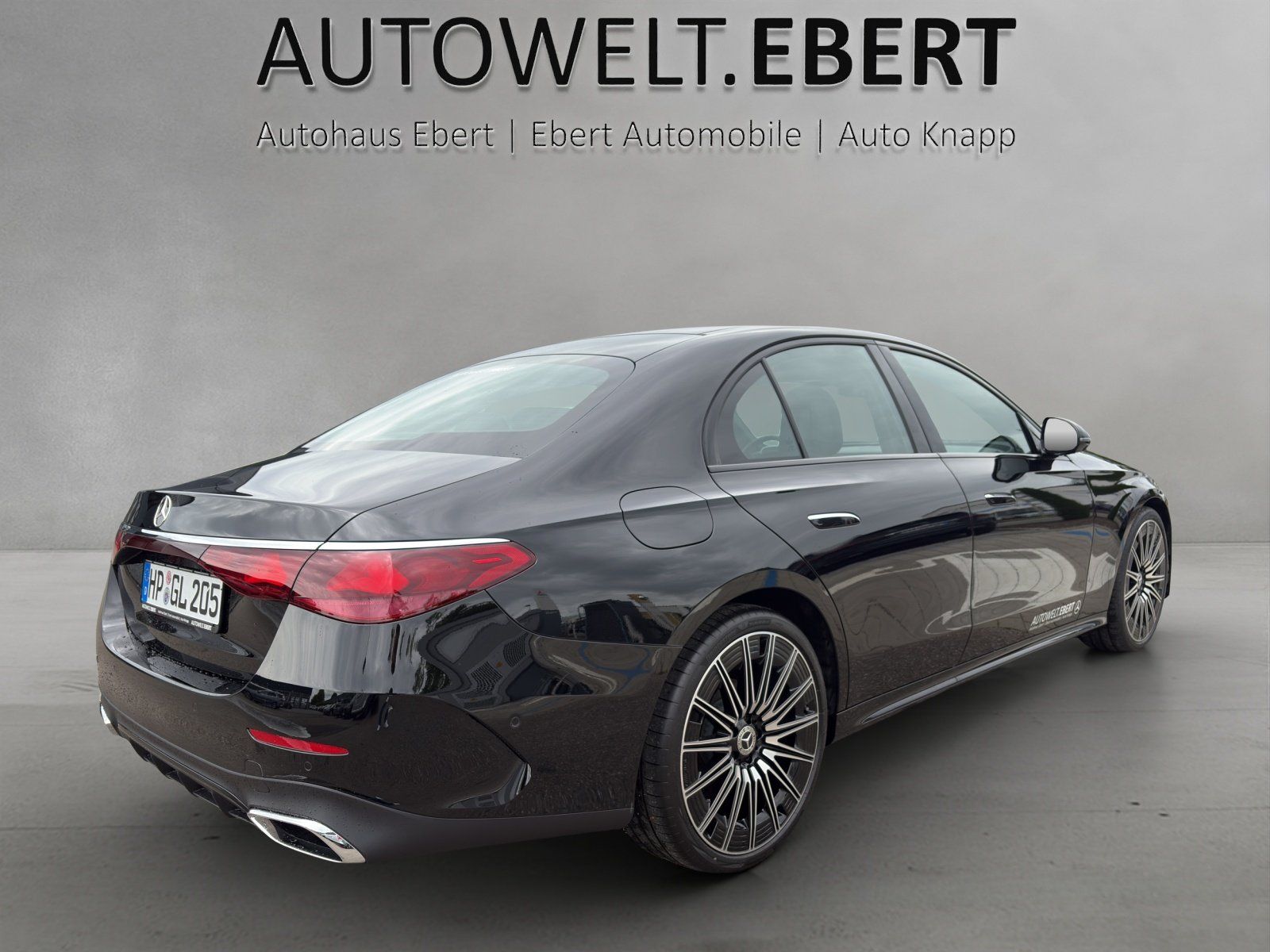 Fahrzeugabbildung Mercedes-Benz E 220 d  AMG+ 360° DIGITAL Distro Burme4D SitzKl