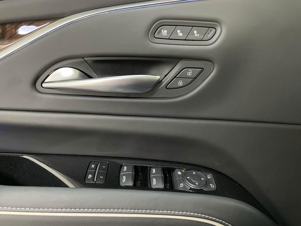 Fahrzeugabbildung Cadillac 2023 ESCALADE SPORT PLATINUM - 6.2 V8 VORFÜHRWAG