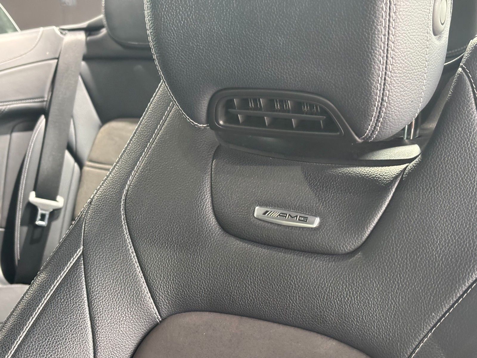 Fahrzeugabbildung Mercedes-Benz C 63 AMG Cabrio*Burmester*Ambiente*HUD*S-Auspuff