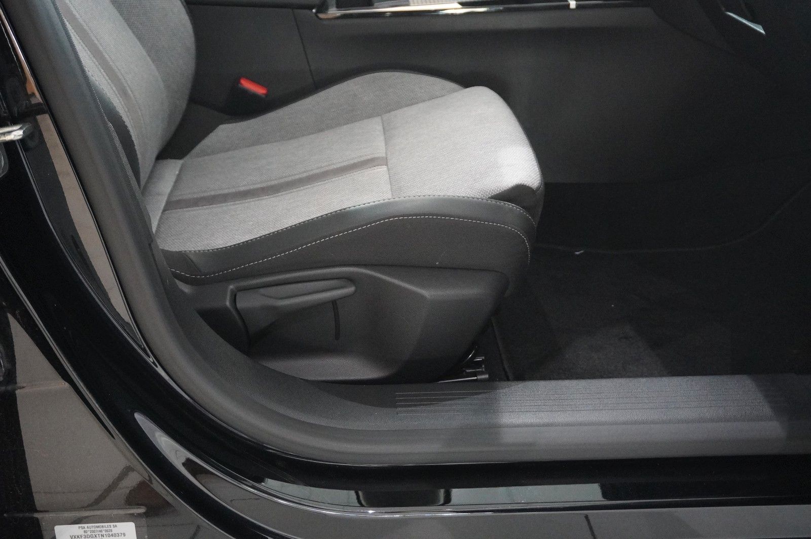 Fahrzeugabbildung Opel Astra L Lim. 1.6 HYBRID ELEGANCE NAVI/KAMERA/AHK