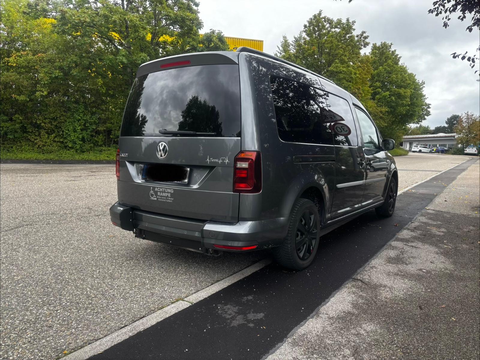 Volkswagen Caddy Maxi Rollstuhlrampe FutureSafe EasyPull
