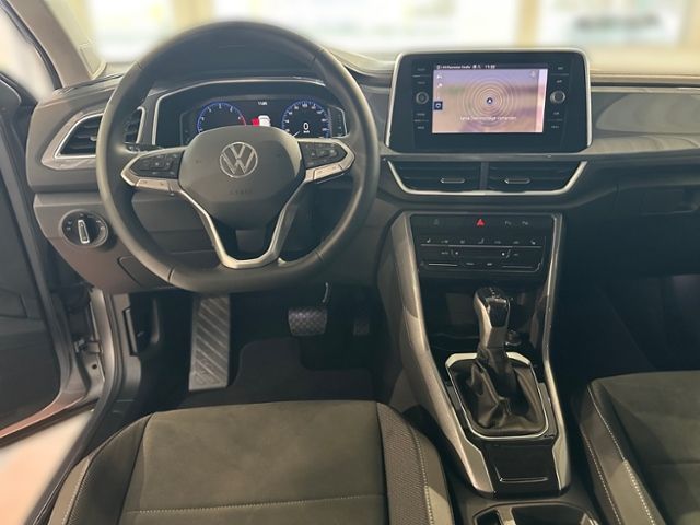 Fahrzeugabbildung Volkswagen T-Roc 1.5 TSI DSG STYLE LED NAVI KAMERA AHK GJR