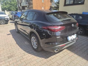 Alfa-Romeo Stelvio - 4