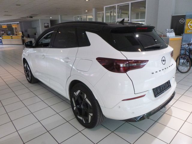 Grandland GSe Plug-In-Hybrid 4x4 Automatik
