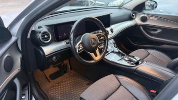 Mercedes E 200 - 11