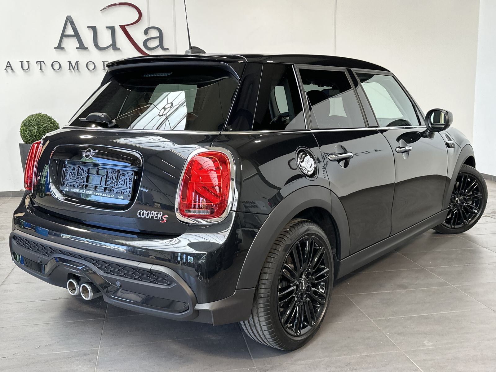 Fahrzeugabbildung MINI Cooper S 5-Türer Classic-Trim NAV+LED+KAMERA+DA