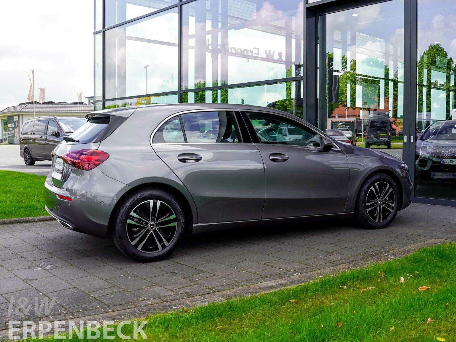 Fahrzeugabbildung Mercedes-Benz A 200 Progressive AHK MBUX Kamera Totwinkel SHZ