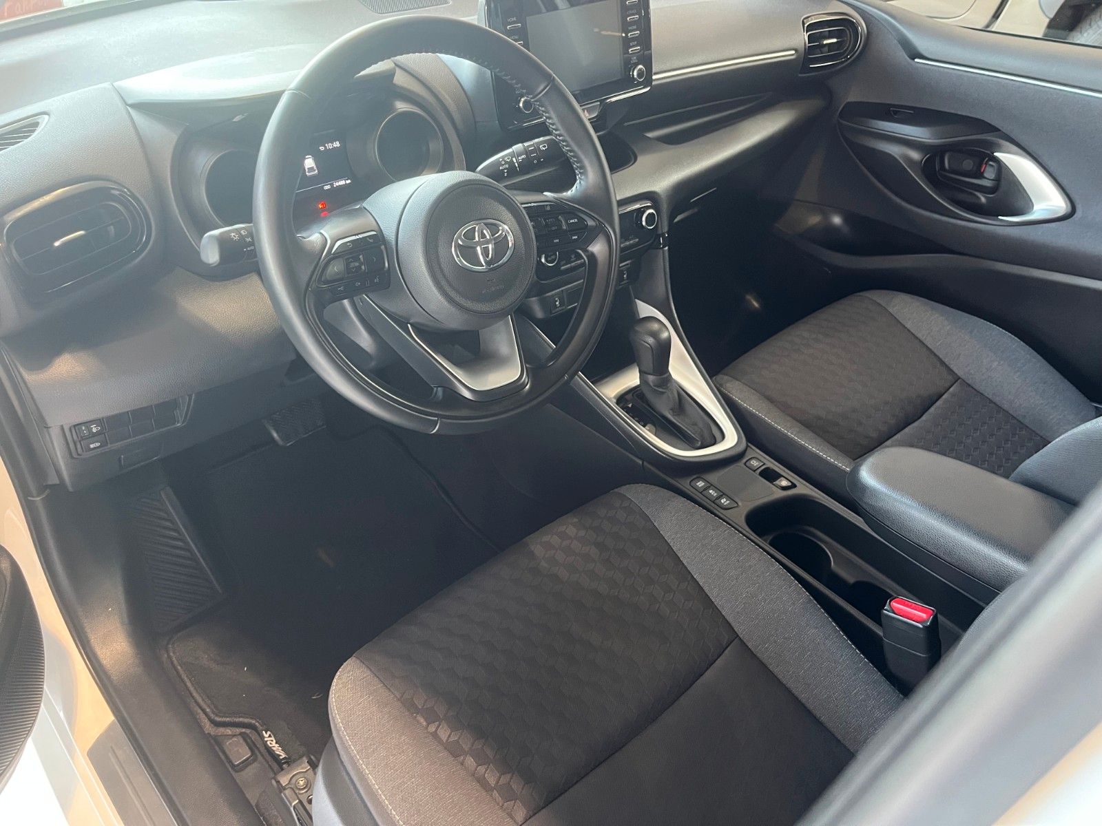 Fahrzeugabbildung Toyota Yaris Hybrid Team Deutschland