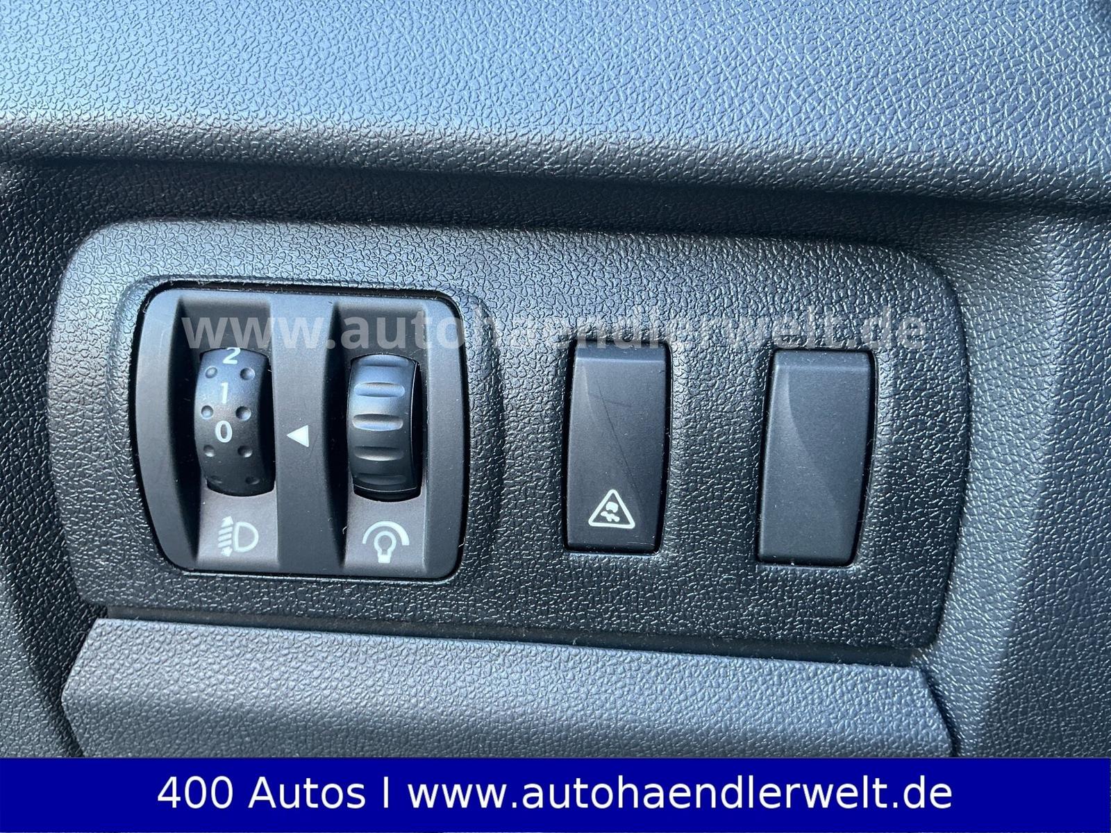 Renault Megane 2011 — photo 18