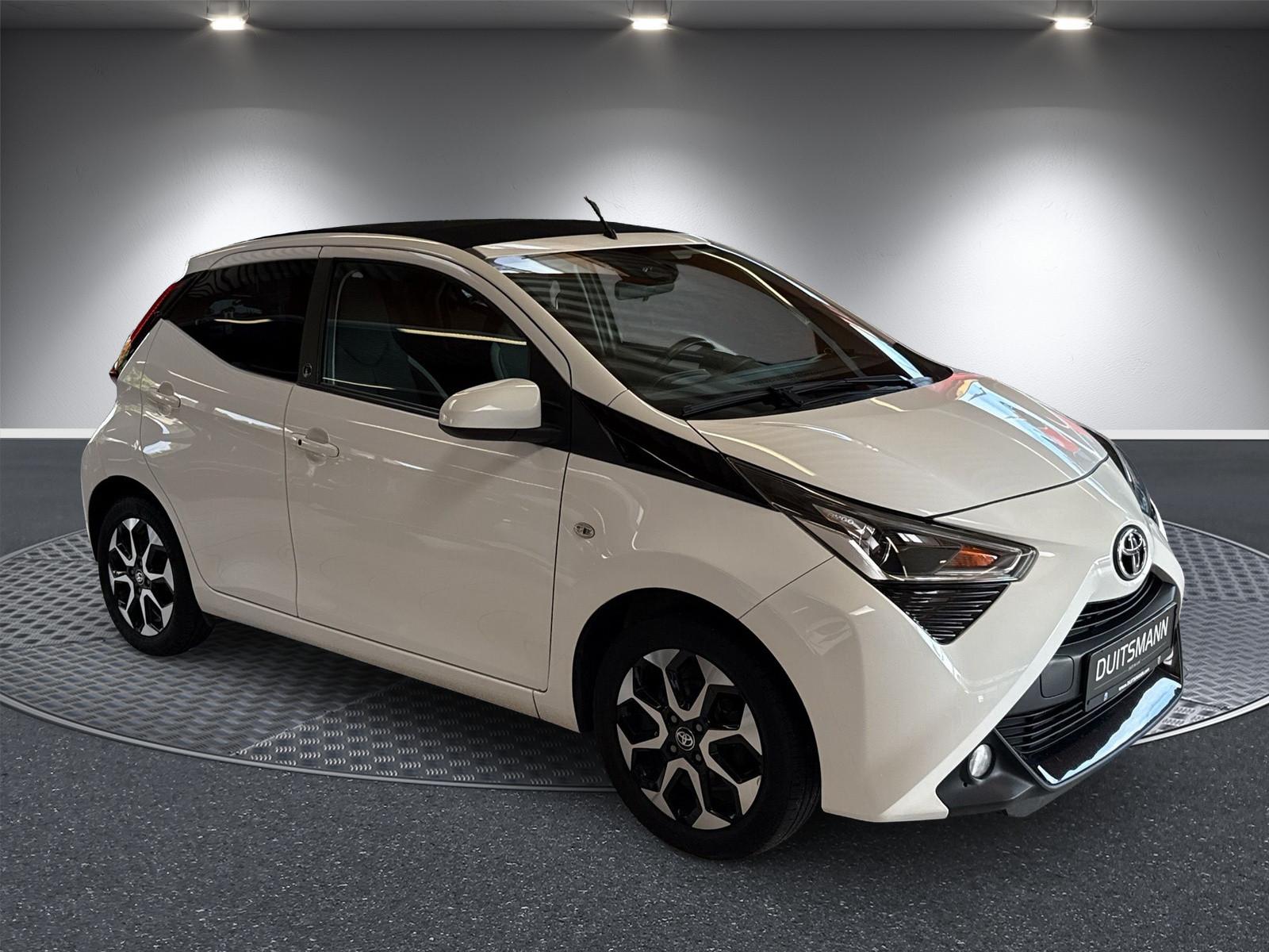 Toyota AYGO x-Play- Faltdach-Neuer-TÜV-8 fachbereift-Ka
