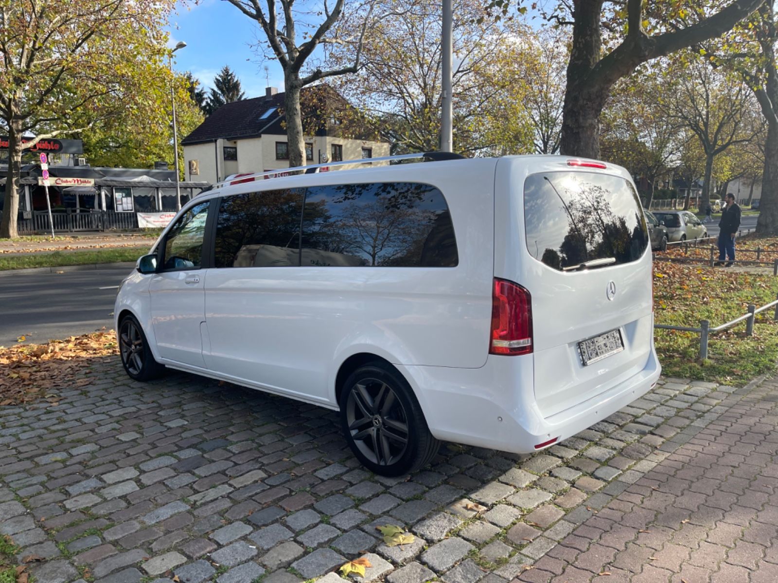 Fahrzeugabbildung Mercedes-Benz V 250d Edition Extralang*Distronic*6.Sitze*Navi*