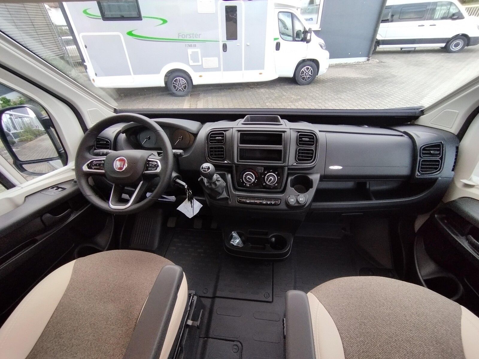 Fahrzeugabbildung Karmann Davis Lifestyle DA 590 LS Concept Paket 140 PS