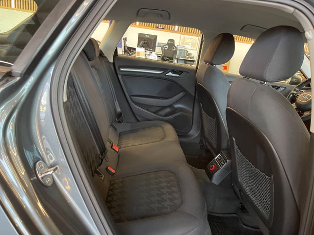Audi A3 Sportback attraction ultra*2. Hand*Navi*Xenon