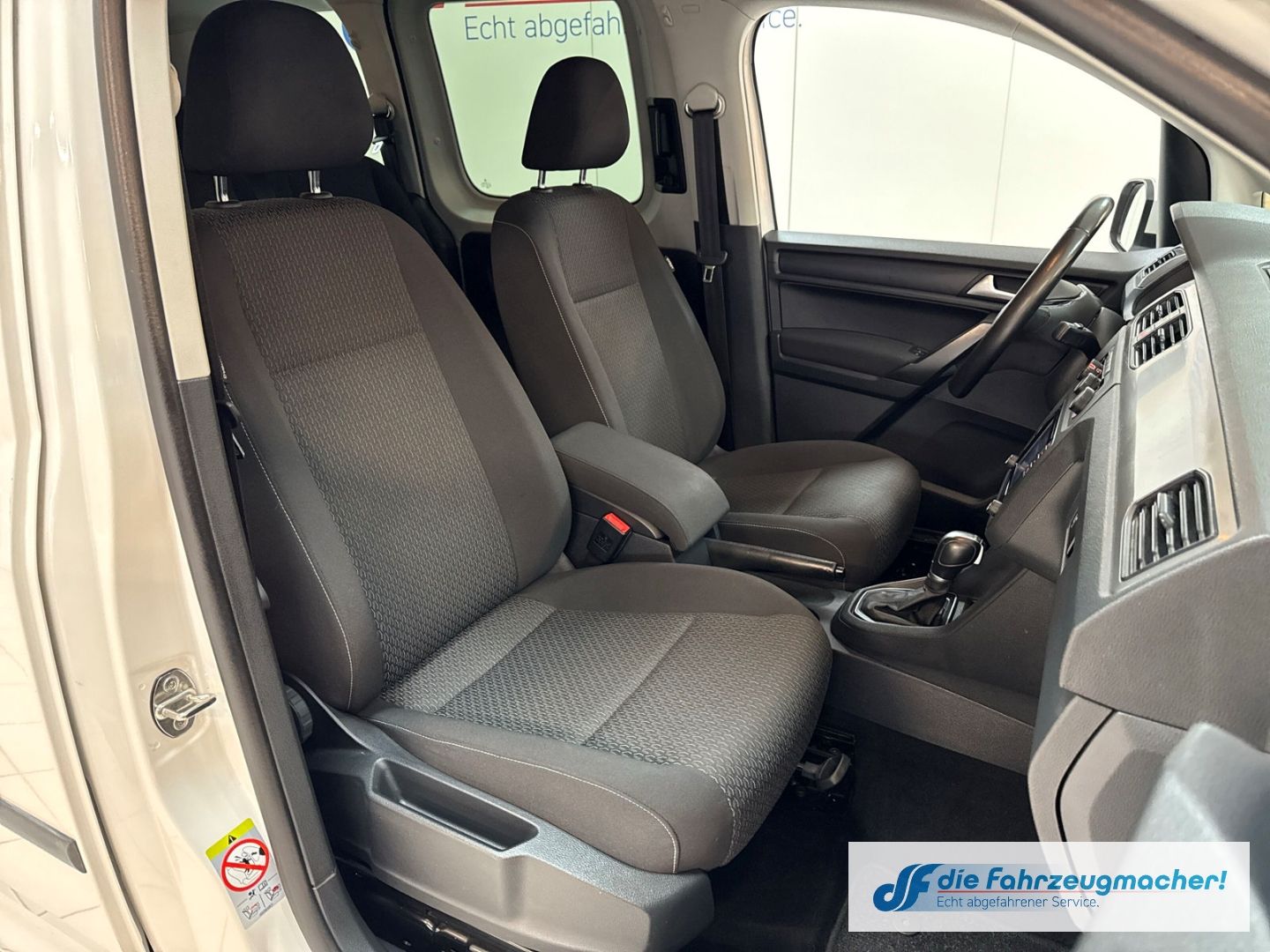 Fahrzeugabbildung Volkswagen Caddy Trendline BMT Navi SHZ Notbremsass. Temp P