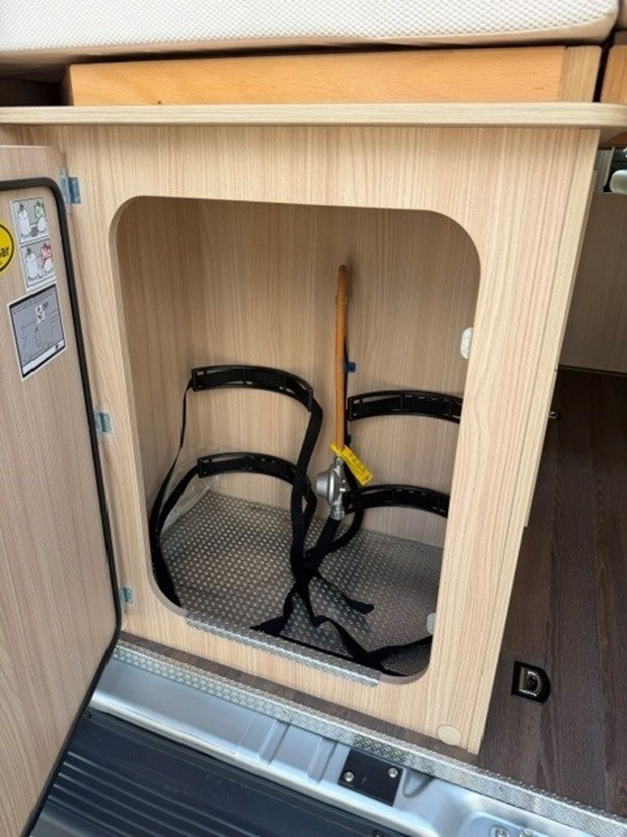 Fahrzeugabbildung Bürstner City Car C 640 AHK TV SAT Rahmenfenster