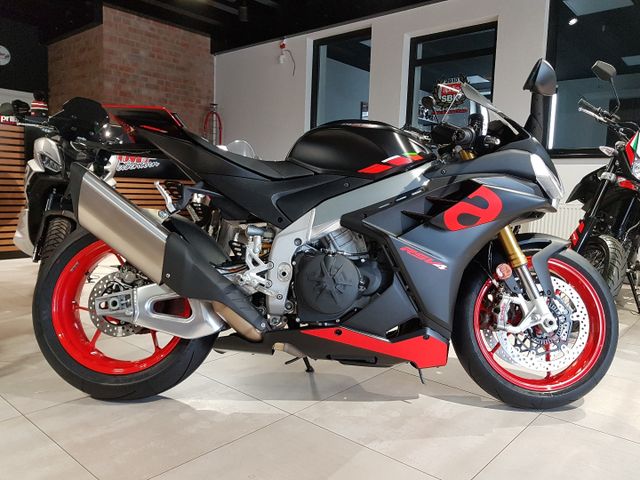 Aprilia RSV4 RR Sachsenring Black