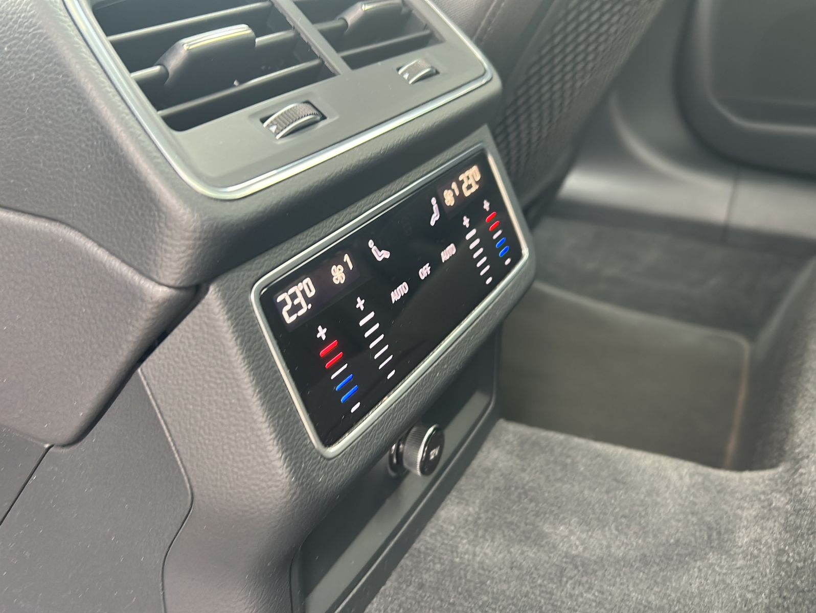 Fahrzeugabbildung Audi A6  Avant 40 TDI SPORT