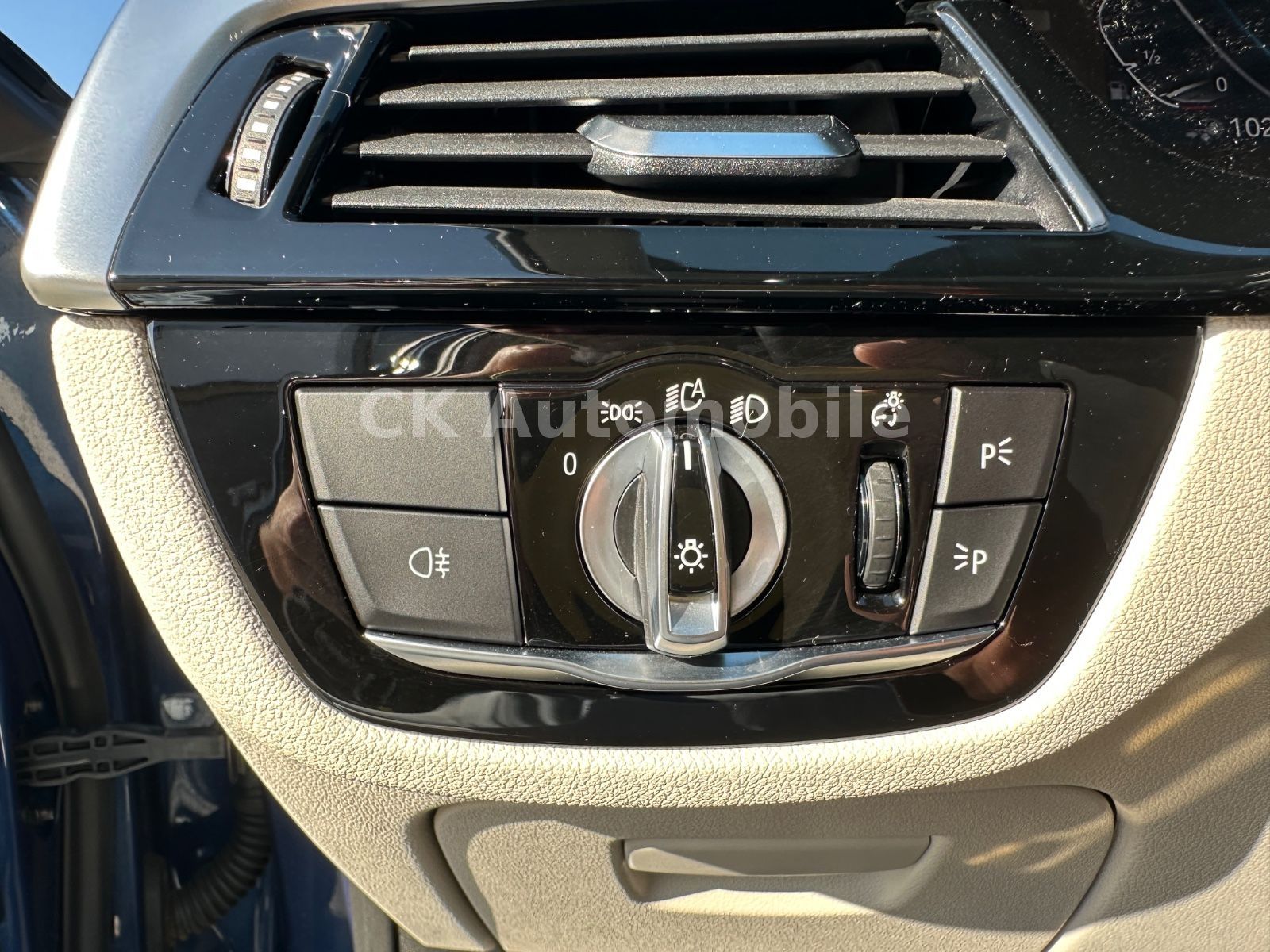 Fahrzeugabbildung BMW 530e xDrive Touring Luxury Line/Pano/LED/Kam/AHK