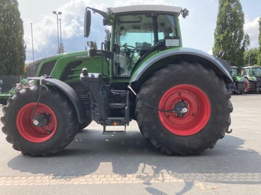 Fendt 824 Vario S4 ProfiPlus