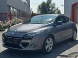 Renault Megane III Coupe BOSE Edition Navi LED - Renault Megane mit Benzin-Antrieb: Sportwagen