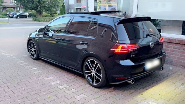 Volkswagen VW GOLF 7 GTI  DSG  PerFormance 230/ps