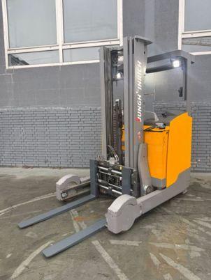 Jungheinrich ETV 320 Baujahr 2022 / HH 5,0M / Akku 2022 / IZV