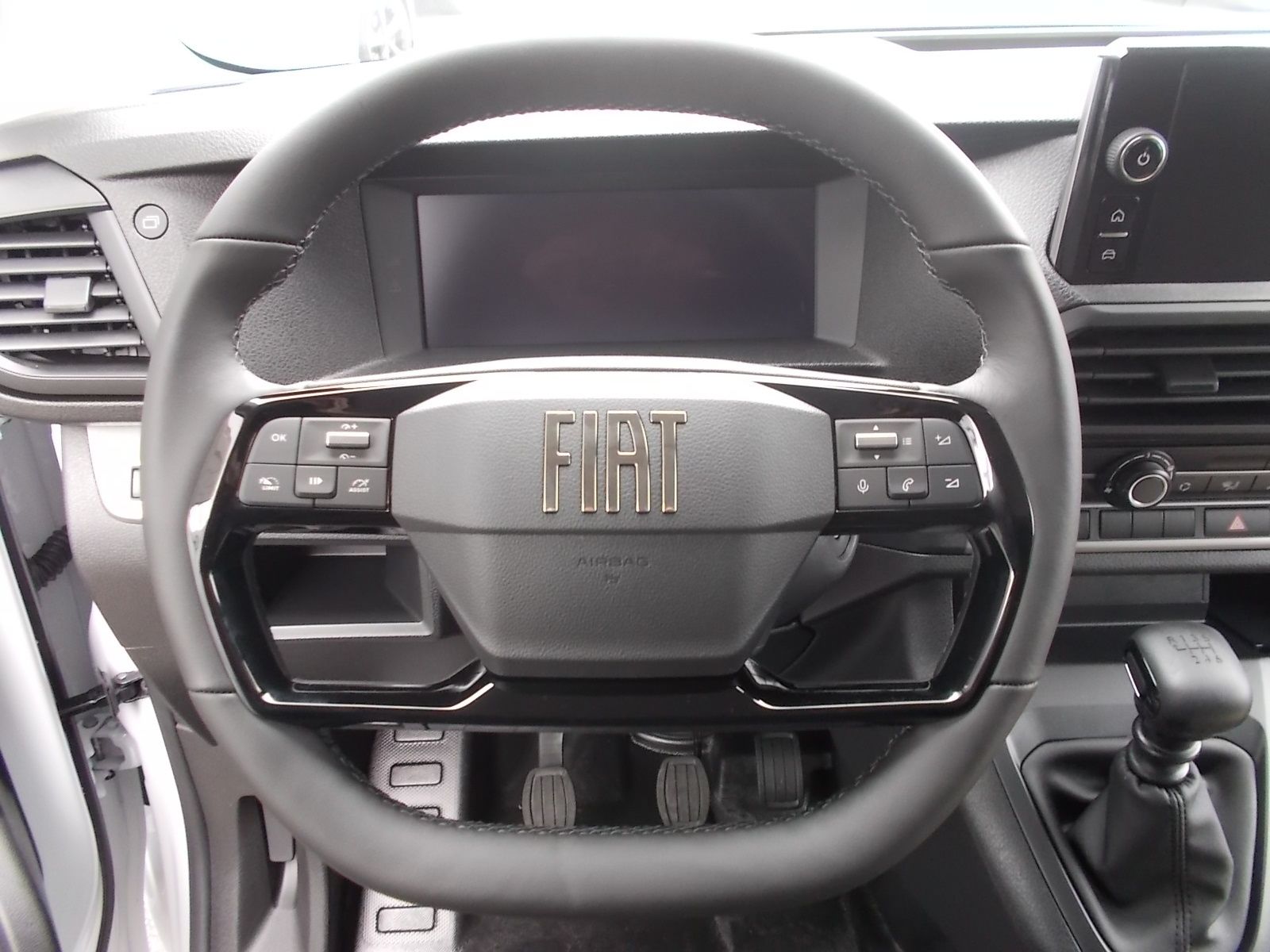 Fahrzeugabbildung Fiat Scudo Flexcab 2.0 BlueHDi L3 Lang 6 Sitze