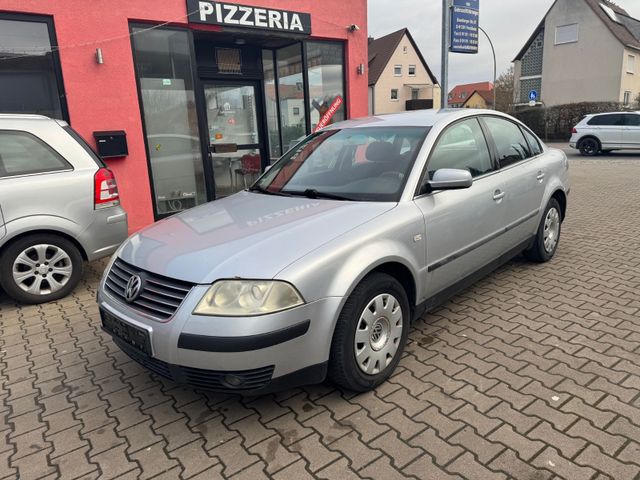 Volkswagen Passat Lim. Basis.AHK.Klimaanlage.HU NEU.