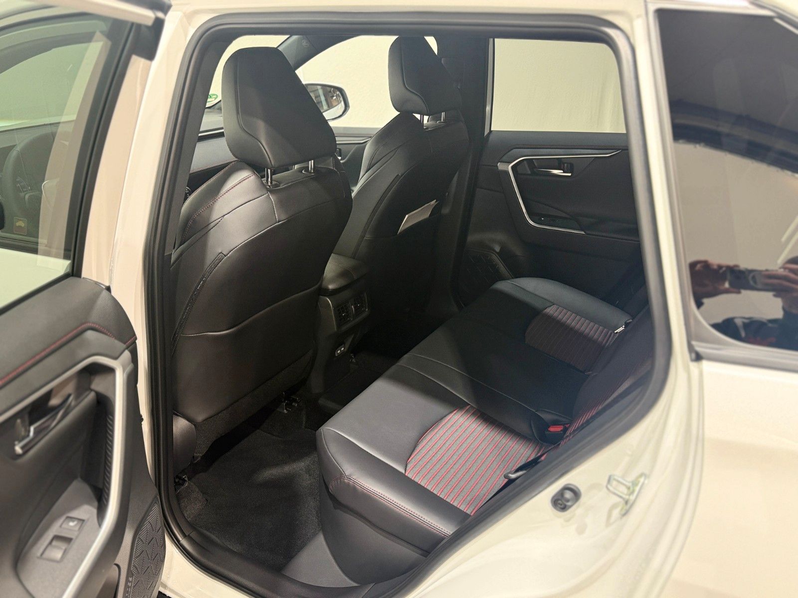 Fahrzeugabbildung Suzuki Across 2.5 Plug-In Hybrid Comfort+ E-Four