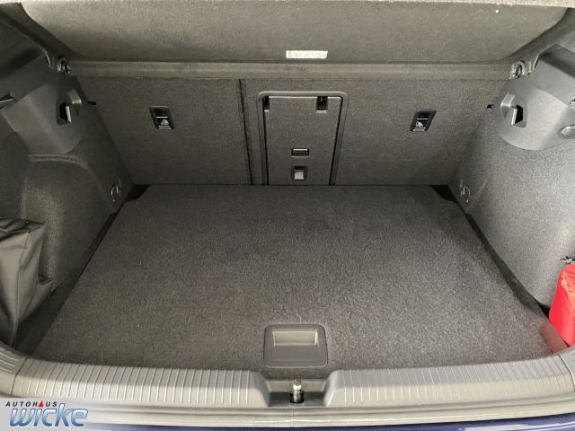 Golf VIII 2.0 TSI DSG GTI NAVI KLIMA LED KEYLESS