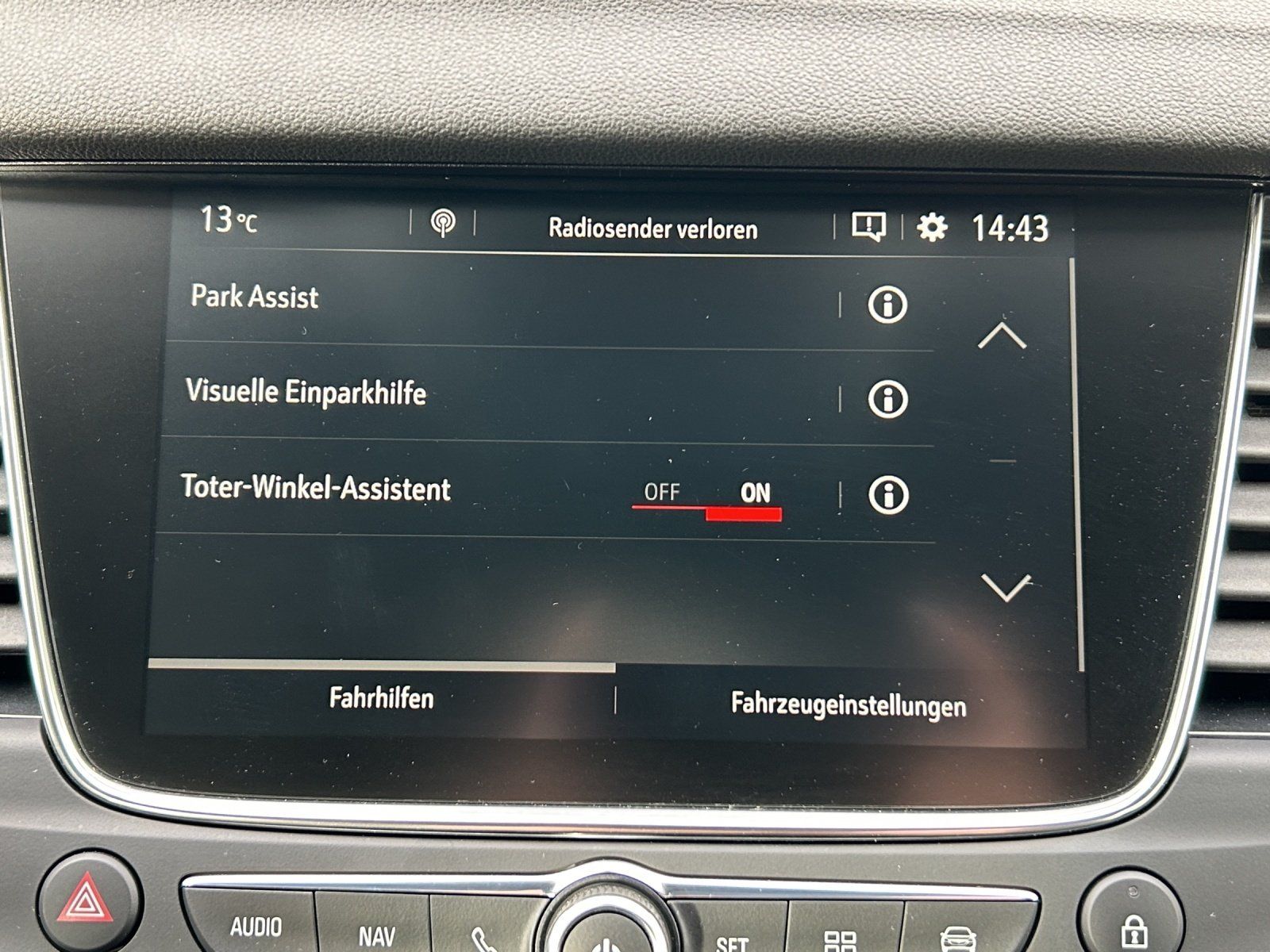 Fahrzeugabbildung Opel Grandland 1.5 D Ultimate Aut./LED/AHK/360°KAM/