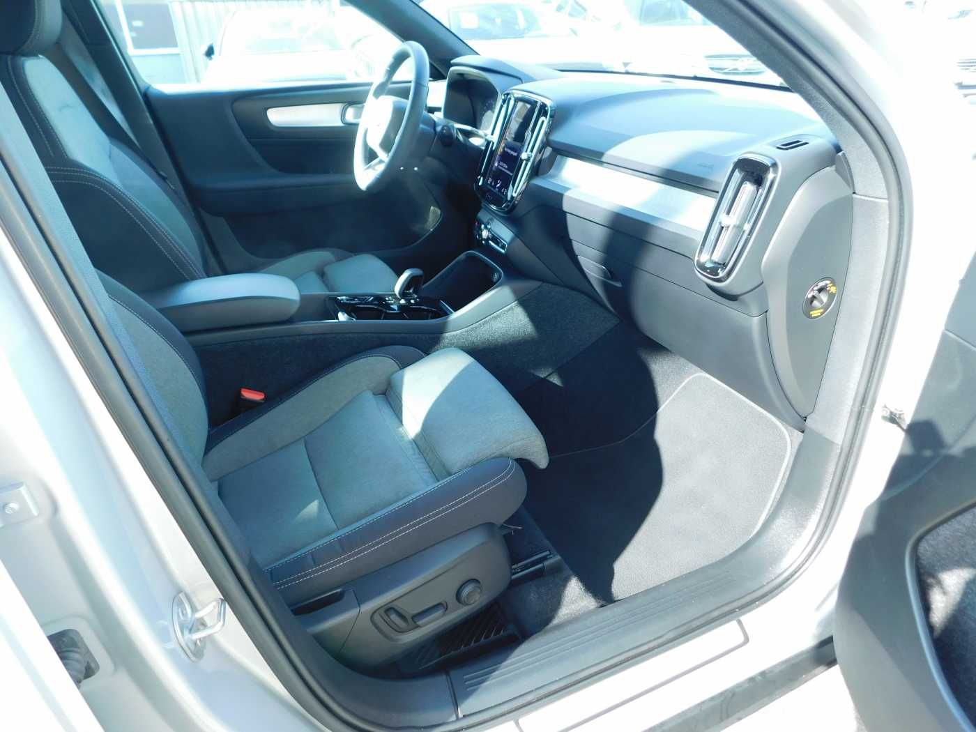 Fahrzeugabbildung Volvo XC40 Plug-In-Hybrid T4 Recharge DKG Plus Bright