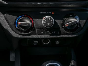 Hyundai i10 1.0 Select Navi DAB Kamera Notrufsystem