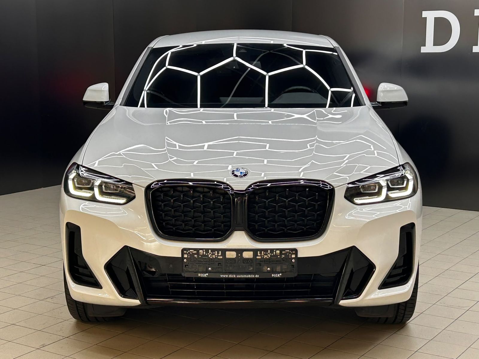 Fahrzeugabbildung BMW X4 xDr M Sport SHADO+LEDER+LED+NAVI+KAMER+TEMP+