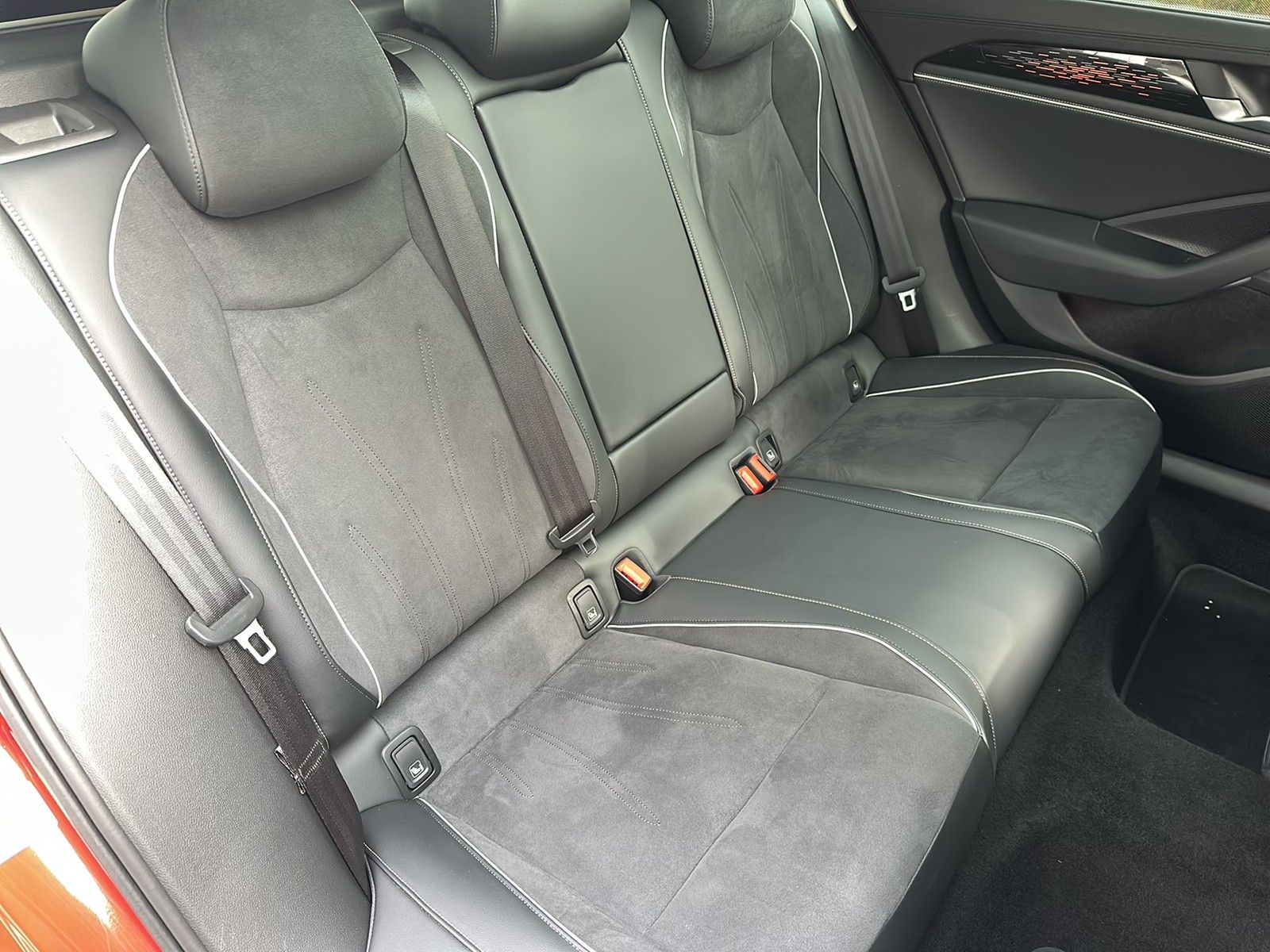 Volkswagen Passat Variant 2.0 TDI Elegance Navi Pano StaHz foto 17