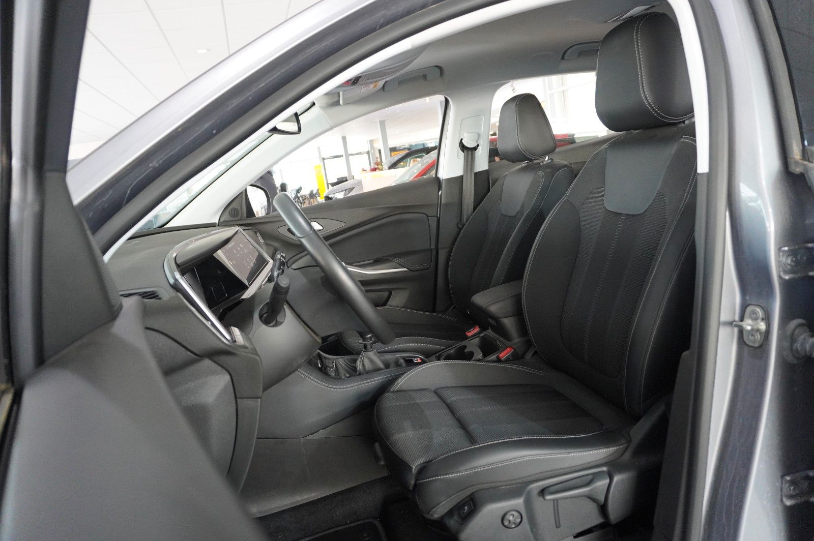 Fahrzeugabbildung Opel Grandland (X) 1.2T GS SPORT NAVI/LED/VIRT./DAB+